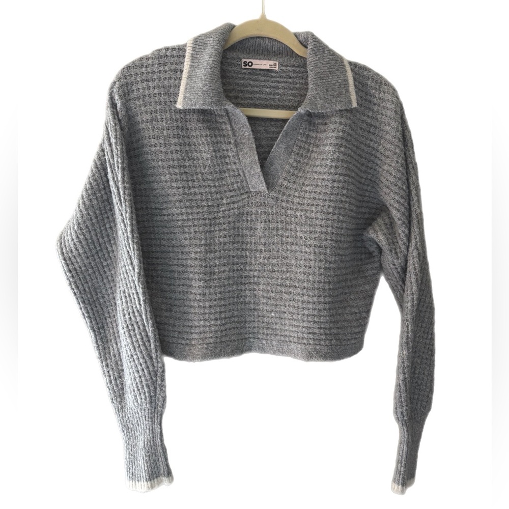 SO Gray V-Neck Cropped Sweater